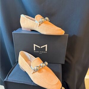 Marc Fisher Elenda Camel Loafers with Metallic Accents BNIB size 7.5